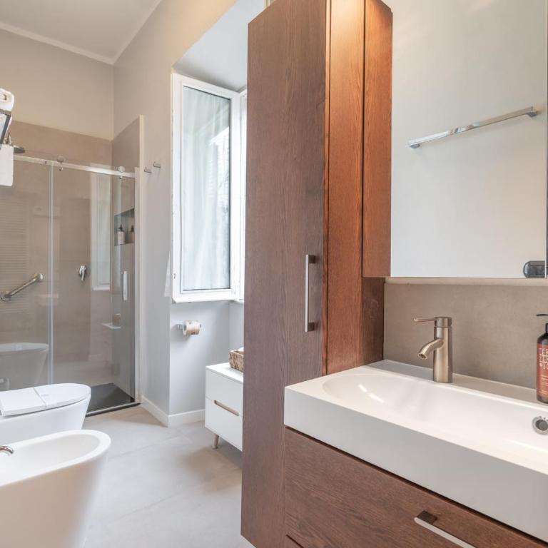 Palazzo Dasso - Camera Familiare con Bagno Privato - 9