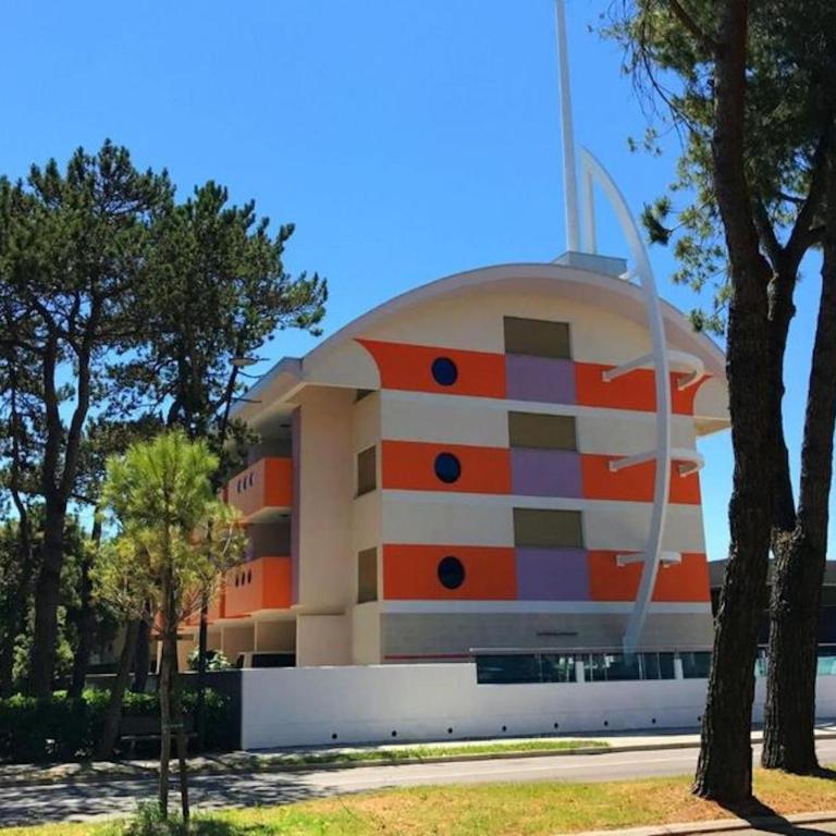 Relax and unwind by the pool in Bibione - Apartment - 10