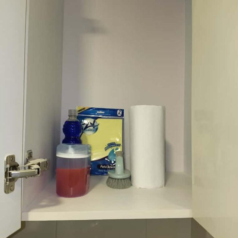 Apartamento Remodelado y Equipado con 2 Habitaciones ubicado en la mejor zona del Centro de Caracas cerca del Centro Comercial Sambil Candelaria con Ascensor Operativo y Suministro de Agua - Two-Bedroom Apartment - 27