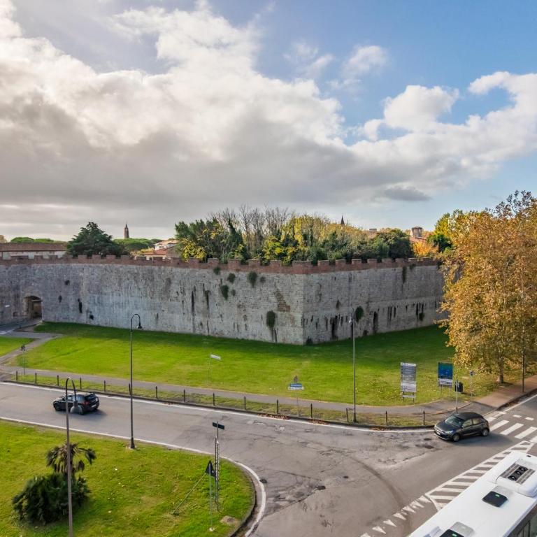 Hostly-The Pisa Walls Apartment-Near Leaning Tower - Appartamento con 4 Camere da Letto - 23