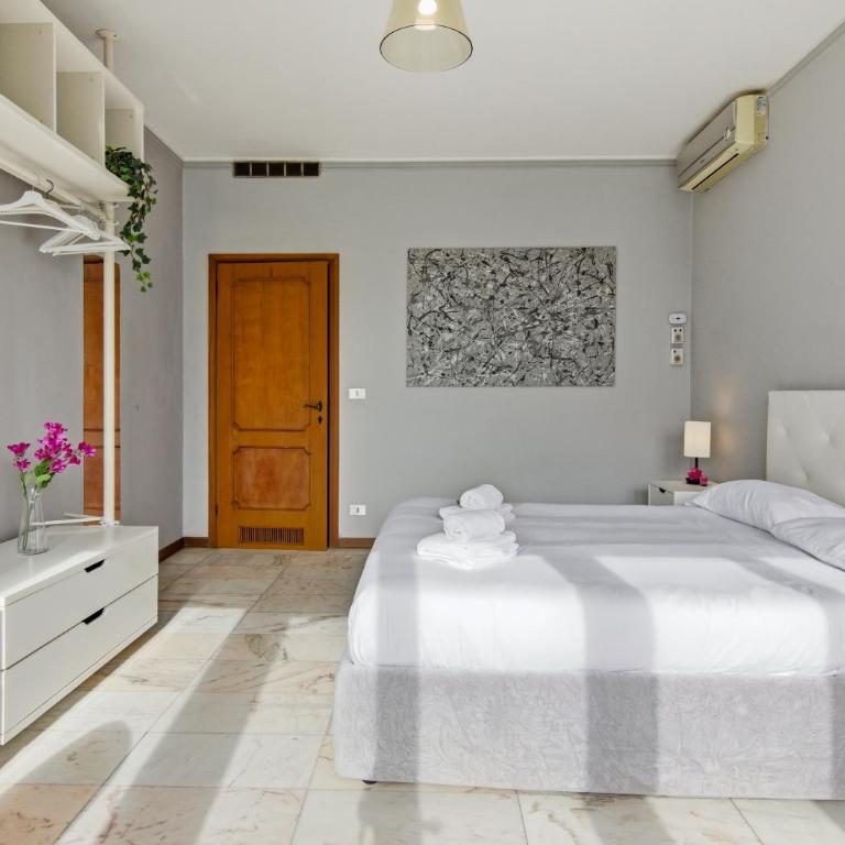 Hostly-The Pisa Walls Apartment-Near Leaning Tower - Appartamento con 4 Camere da Letto - 39