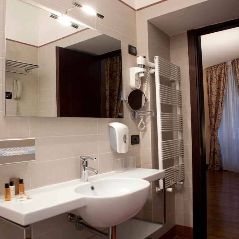 Gambrinus Hotel - Superior Double or Twin Room - 7