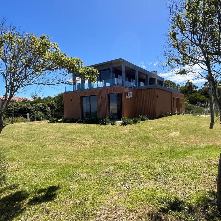 Sin FIN - Three-Bedroom House - 3