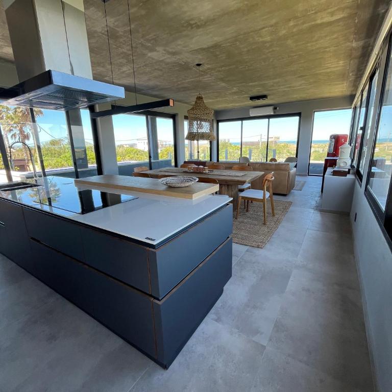 Sin FIN - Three-Bedroom House - 10