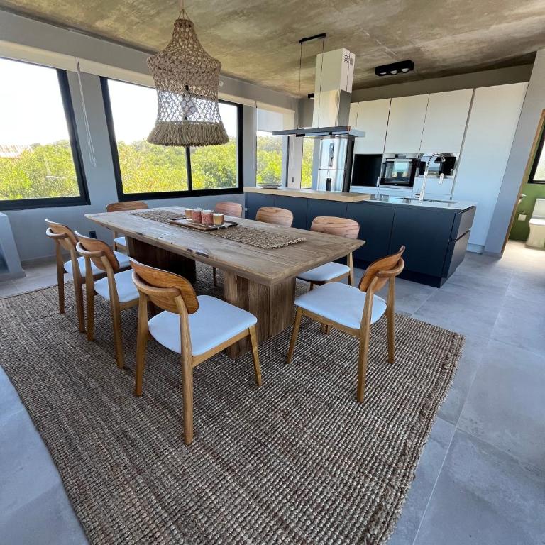 Sin FIN - Three-Bedroom House - 9