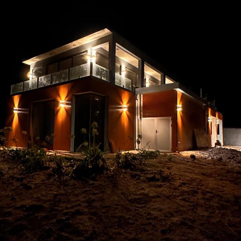 Sin FIN - Three-Bedroom House - 4