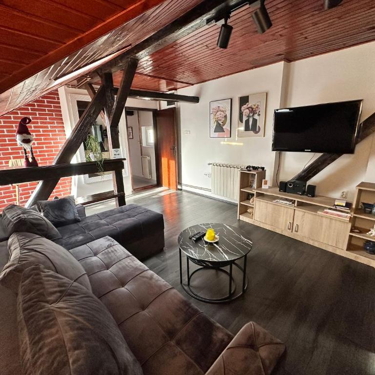 Sky Rooftop 100 sqm Big Apartment - Two-Bedroom Apartment - 2