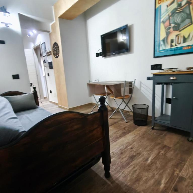 Living G Room - Family Room - 5