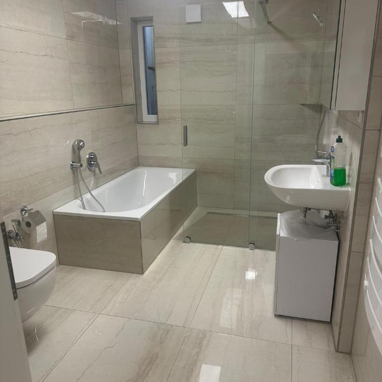 Quiet 1 Or 2 Bedroom Apartment - Ideal for Families & Work Stays - Deluxe Apartment mit 1 Schlafzimmer - 2