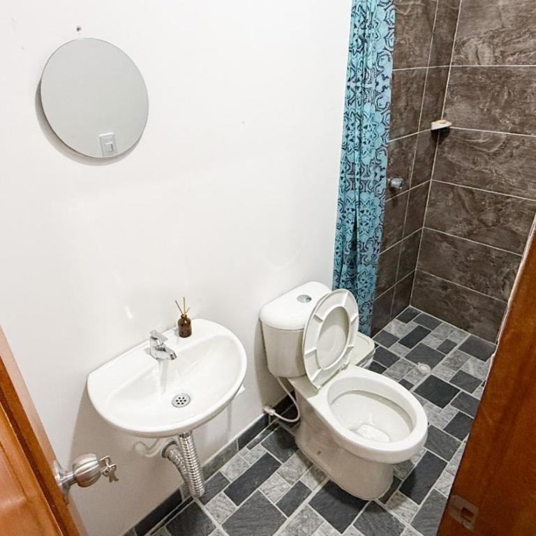Apartamentos Datalu - Habitación Familiar con baño privado - 6