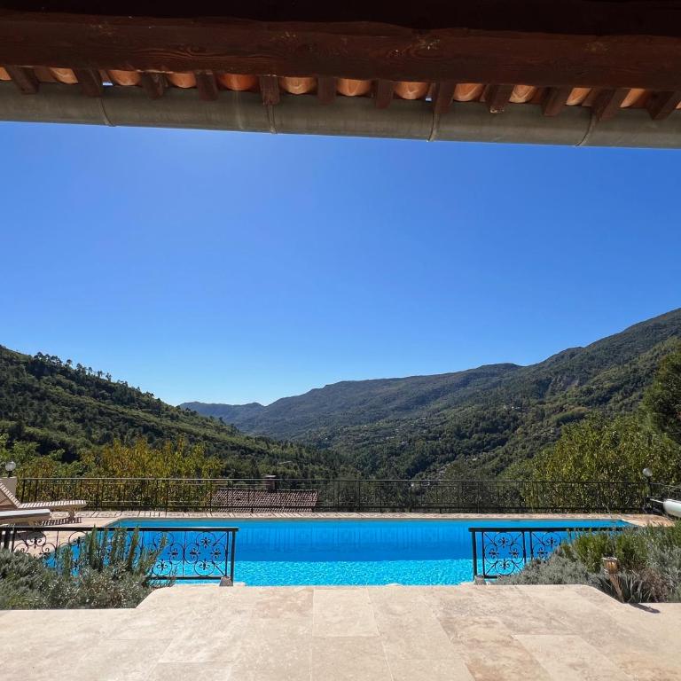 Côte 'd Azur - BEAUTIFUL VILLA WITH PRIVATE POOL - Villa - 1