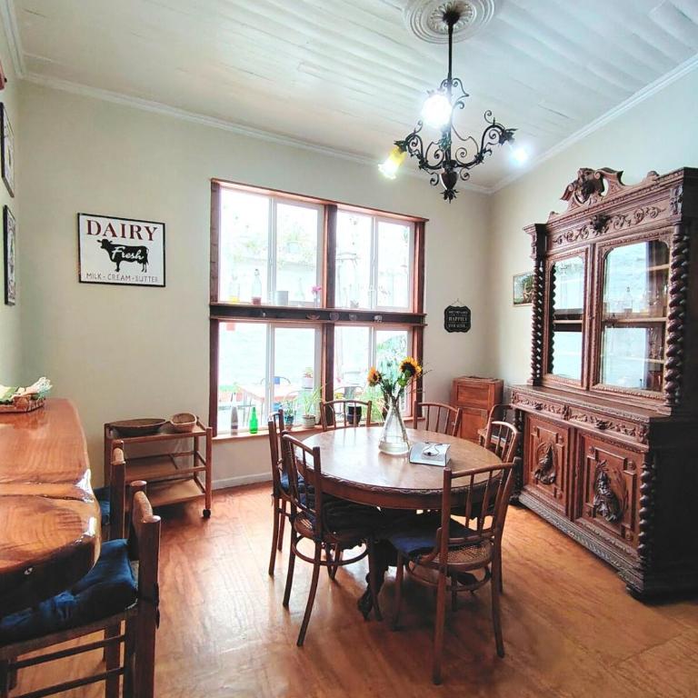 The 1895 Home Updated - Vacation Home - 10
