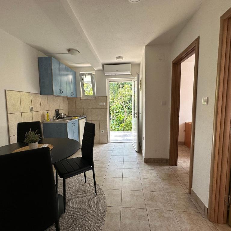 Apartments Suzana - Two-Bedroom Apartment - 6