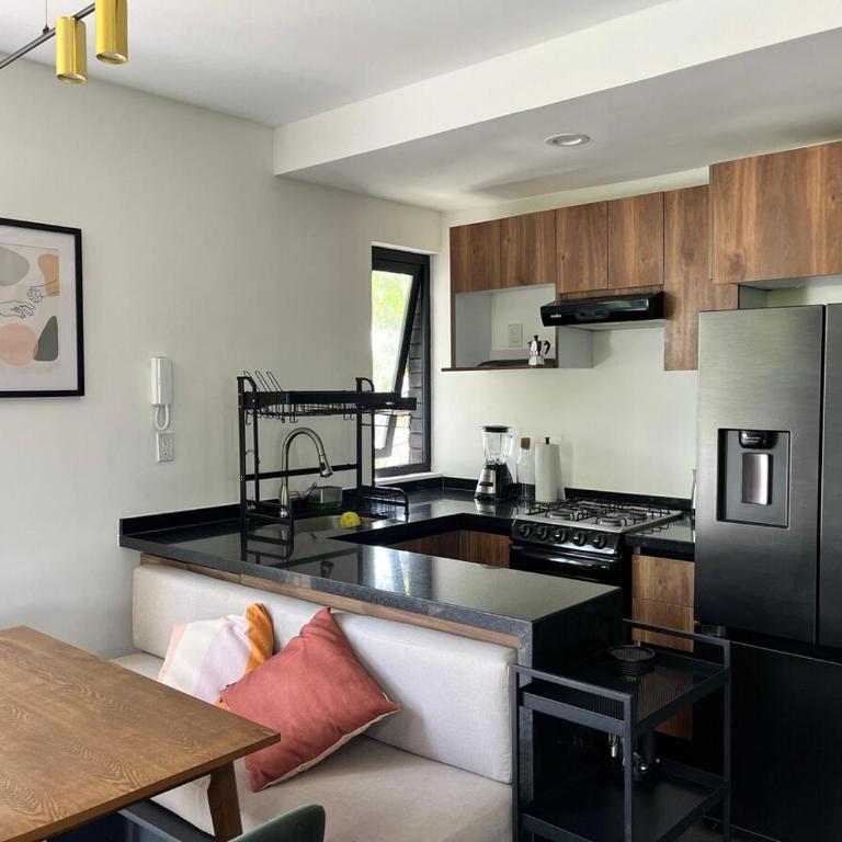 2Bed 2Bath Penthouse with Private Rooftop and balcony - Two-Bedroom Apartment - 2