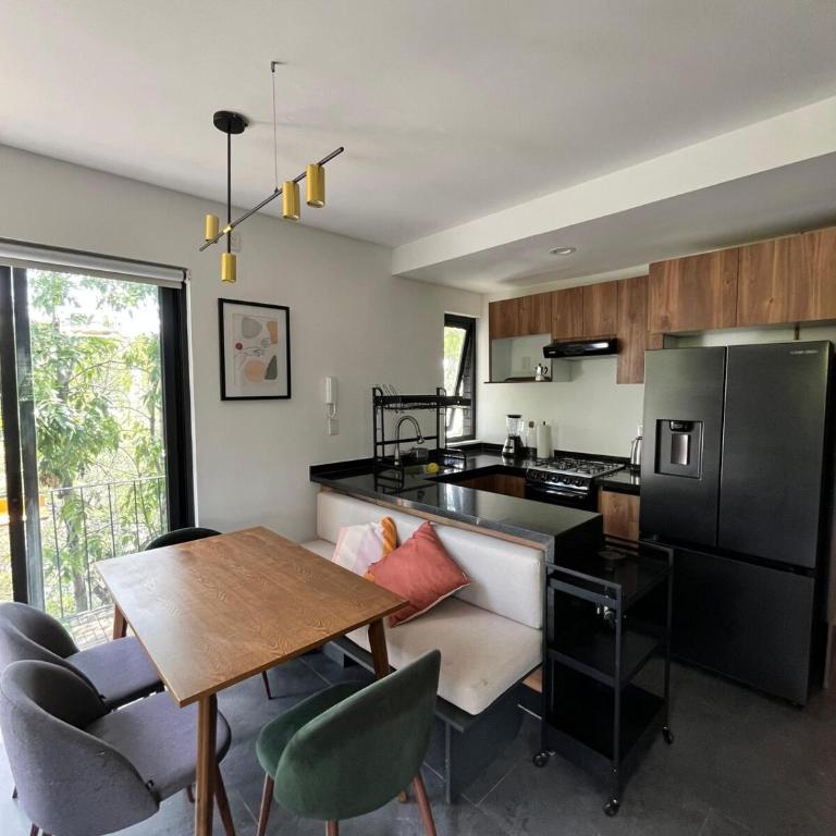 2Bed 2Bath Penthouse with Private Rooftop and balcony - Two-Bedroom Apartment - 5