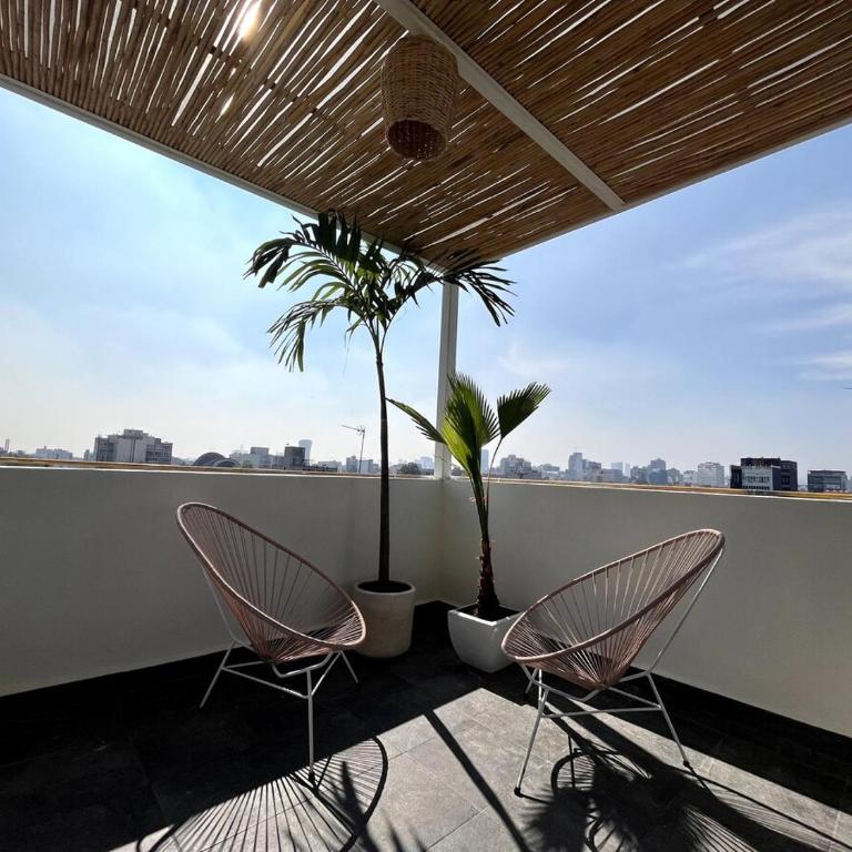 2Bed 2Bath Penthouse with Private Rooftop and balcony - Two-Bedroom Apartment - 13