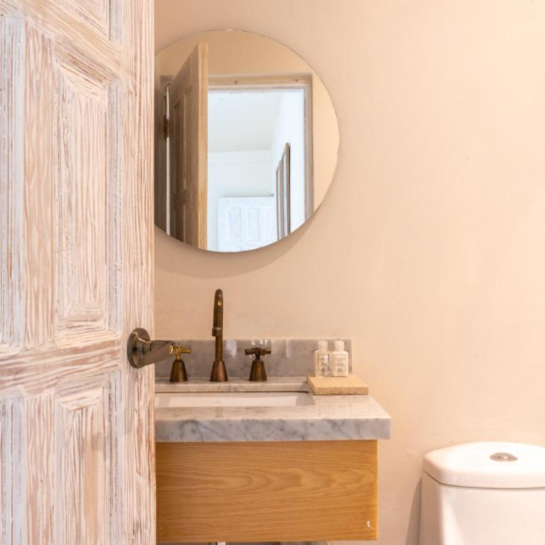 B Haus Hotel Boutique - Superior Queen Room - 6