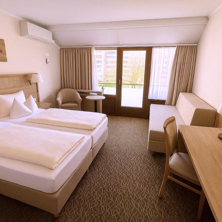 AMBER HOTEL Bavaria - Doppelzimmer mit Balkon - 2