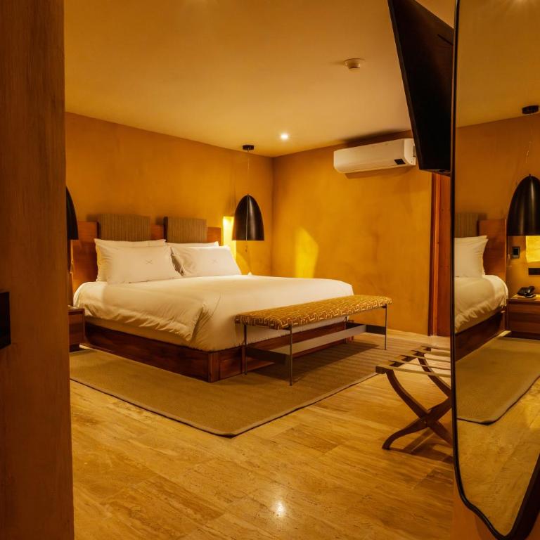 Casa Carolina Luxury Wellness Hotel - Deluxe King Room - 7