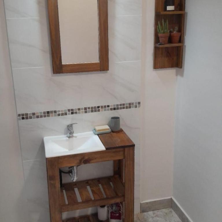 La Fermina - Classic One-Bedroom Apartment with King Bed - 7