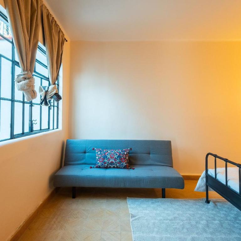 Casa céntrica con 4 habitaciones y estacionamiento - Casa de 4 dormitorios - 6