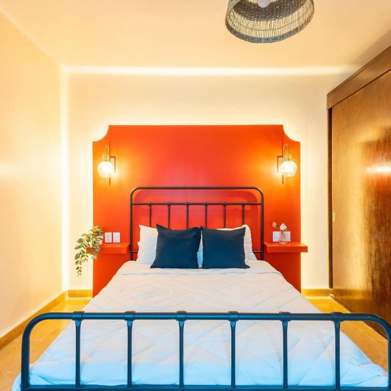 Casa céntrica con 4 habitaciones y estacionamiento - Casa de 4 dormitorios - 12
