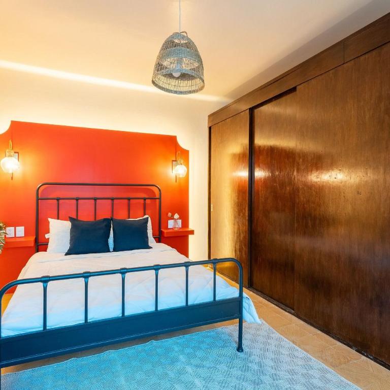 Casa céntrica con 4 habitaciones y estacionamiento - Casa de 4 dormitorios - 13