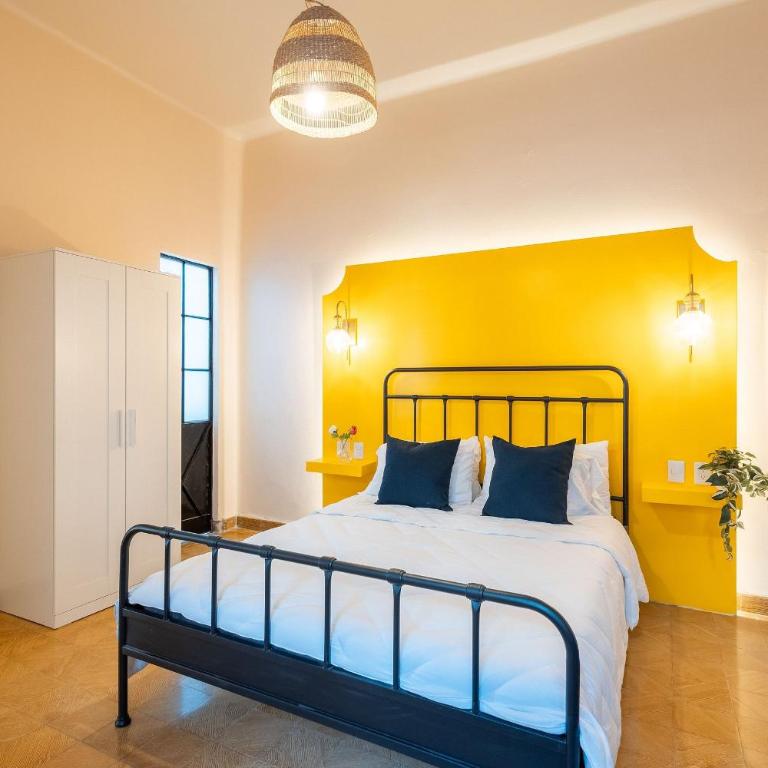 Casa céntrica con 4 habitaciones y estacionamiento - Casa de 4 dormitorios - 20