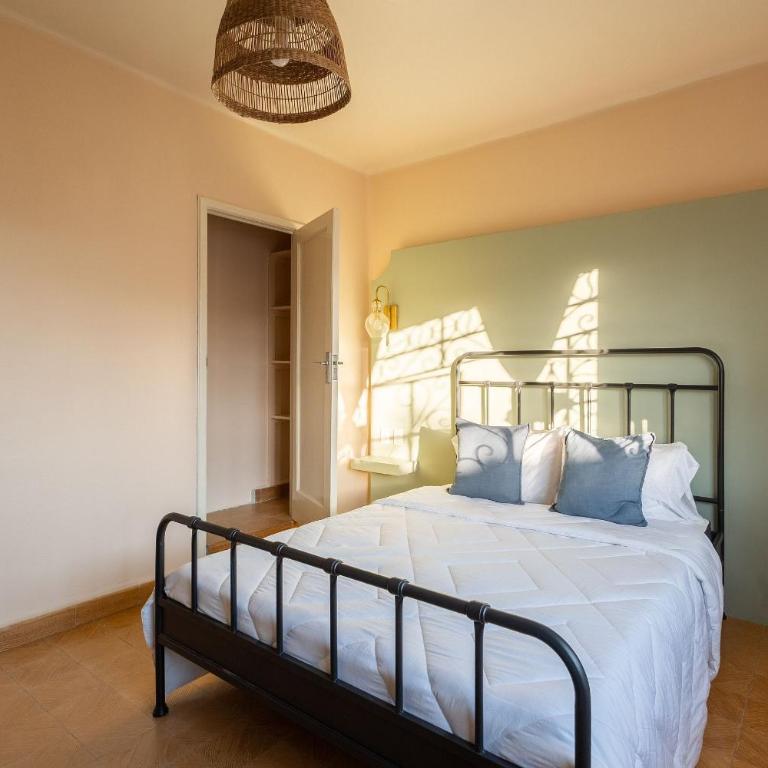 Casa céntrica con 4 habitaciones y estacionamiento - Casa de 4 dormitorios - 22