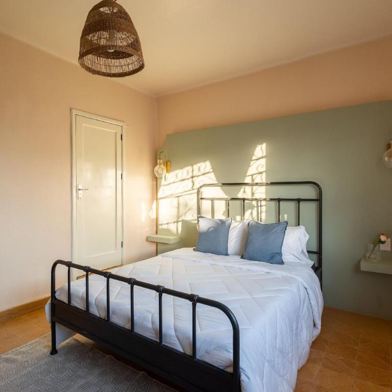 Casa céntrica con 4 habitaciones y estacionamiento - Casa de 4 dormitorios - 24