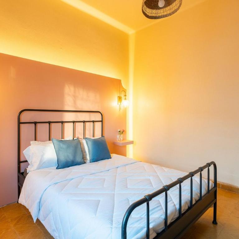 Casa céntrica con 4 habitaciones y estacionamiento - Casa de 4 dormitorios - 28