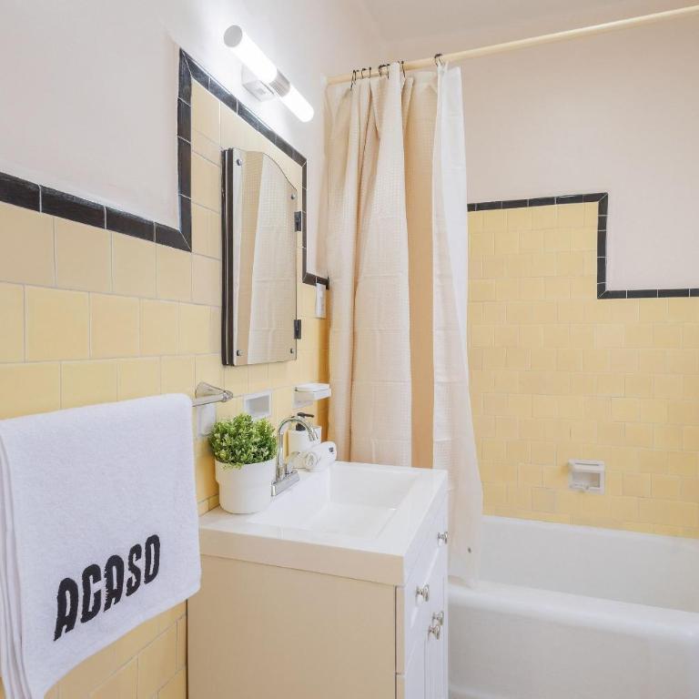 Casa céntrica con 4 habitaciones y estacionamiento - Casa de 4 dormitorios - 43