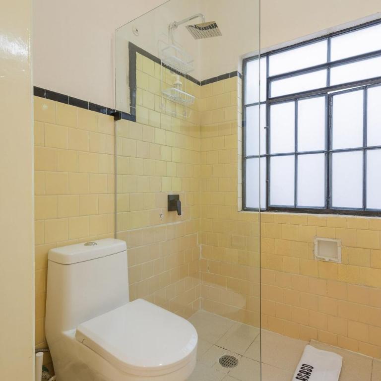 Casa céntrica con 4 habitaciones y estacionamiento - Casa de 4 dormitorios - 49