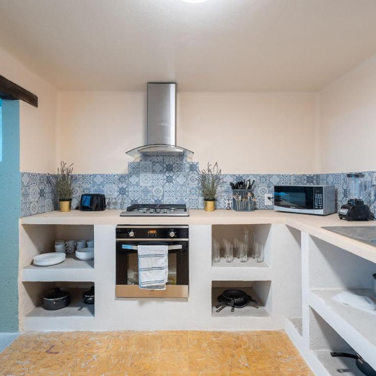 Casa céntrica con 4 habitaciones y estacionamiento - Casa de 4 dormitorios - 60