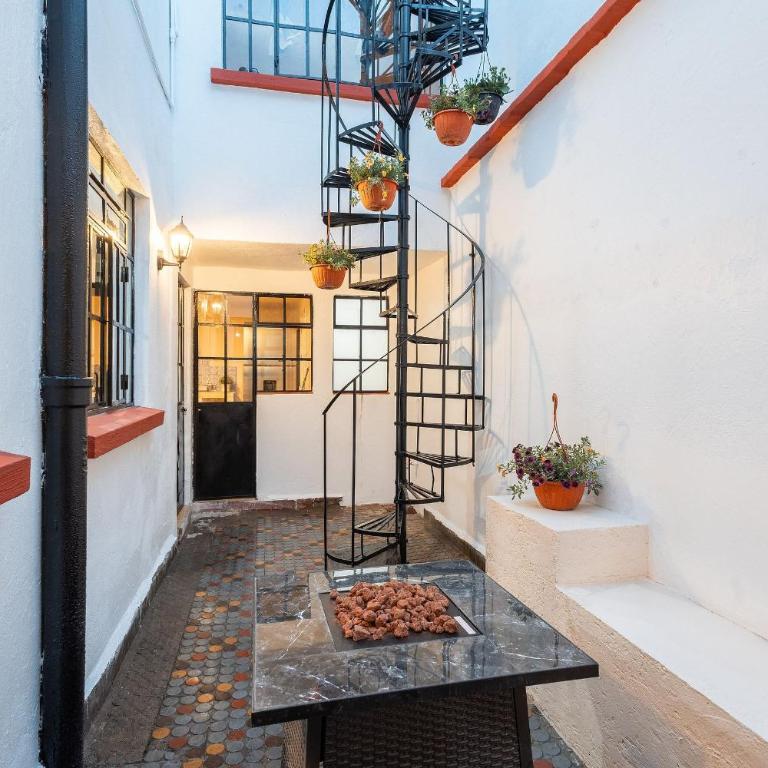 Casa céntrica con 4 habitaciones y estacionamiento - Casa de 4 dormitorios - 73