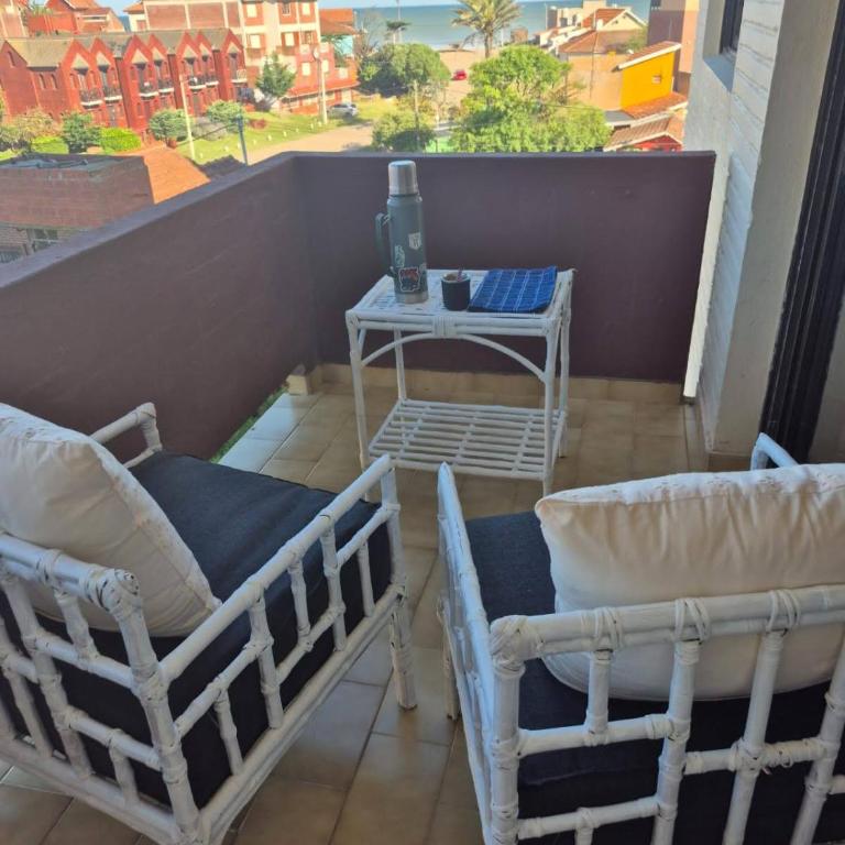 Depa a una cuadra de la playa y amplio balcón con Vista al Mar - One-Bedroom Apartment - 1