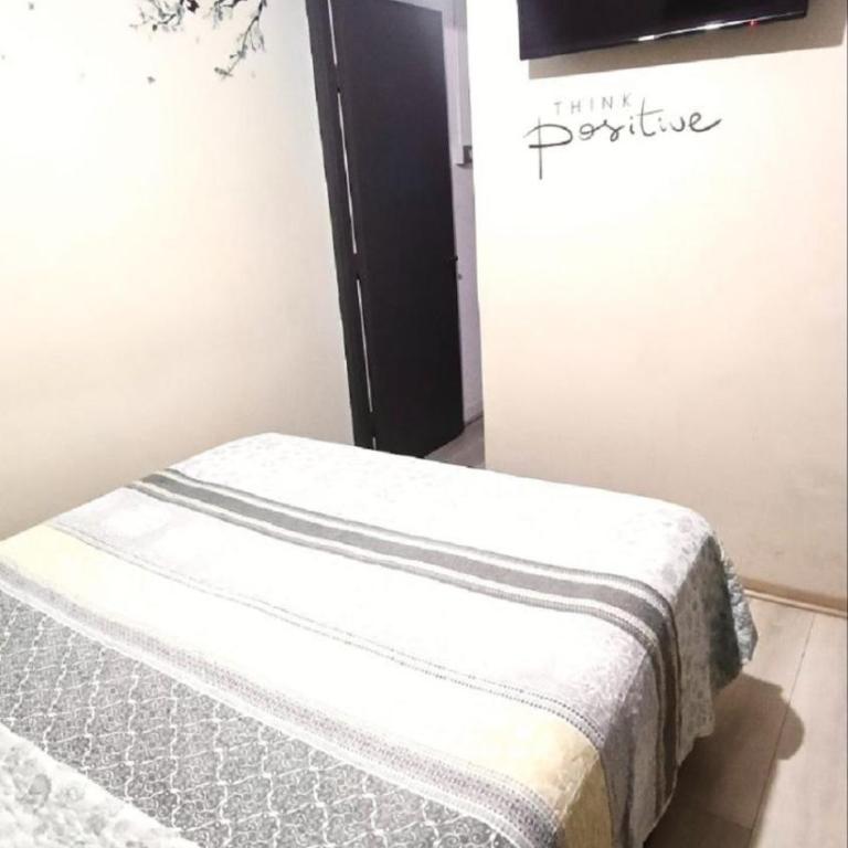 Alojamiento familiar Ñuñoa con estacionamiento a pasos del Estadio Nacional e ISP - Habitación Estándar - 1 cama grande - 6