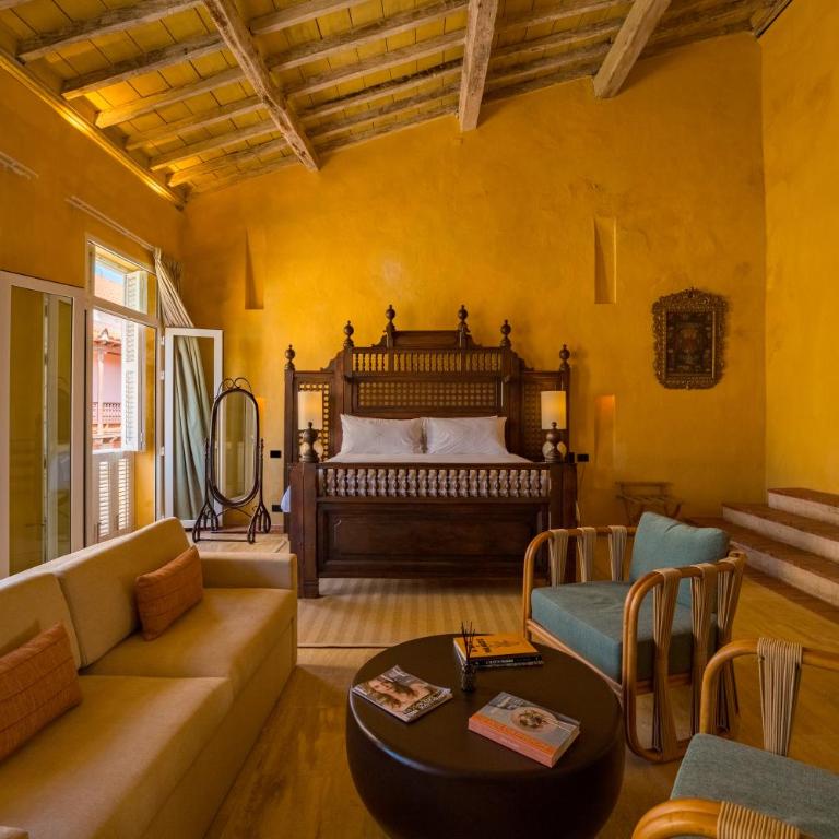 Casa Carolina Luxury Wellness Hotel - Suite with City View - 3