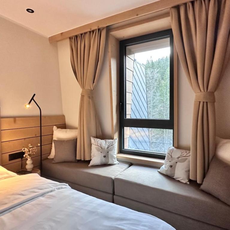 Snowfall Luxury Suites Jahorina - One-Bedroom Apartment with Balcony and Mountain View - 12