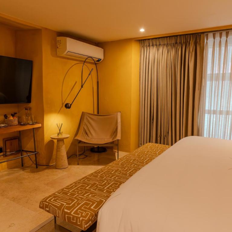 Casa Carolina Luxury Wellness Hotel - Standard King Room - 1
