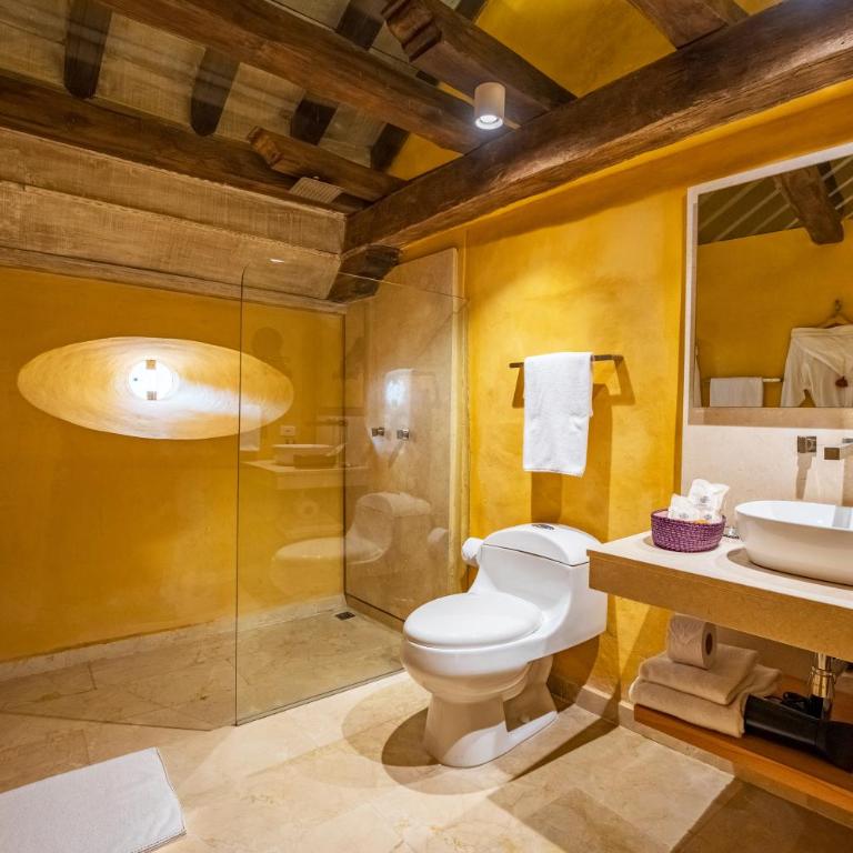 Casa Carolina Luxury Wellness Hotel - Deluxe King Room - 4
