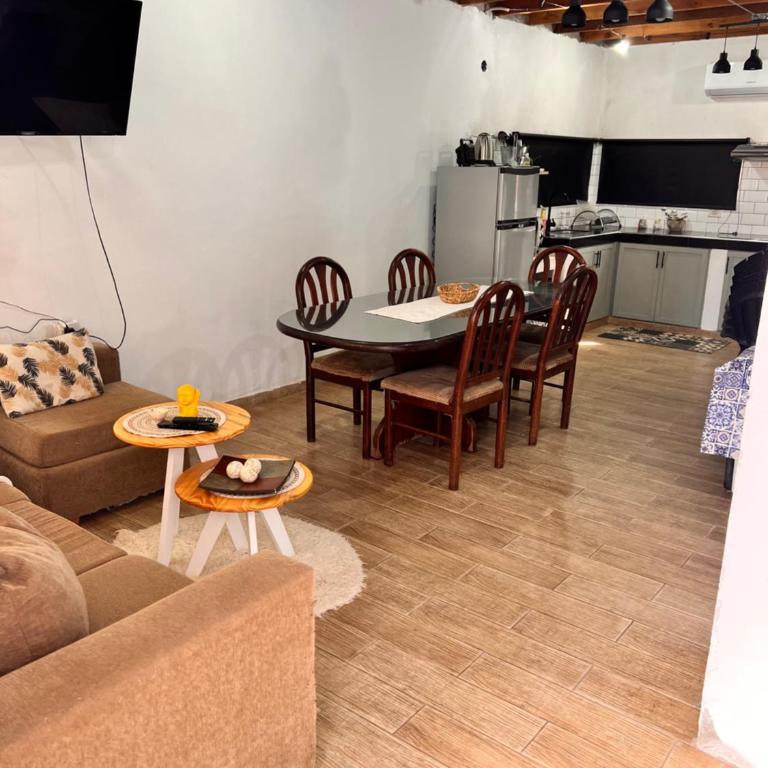 Casa de dos dormitorios en villa adela a 10 minutos del centro - Casa con 1 dormitorio - 8