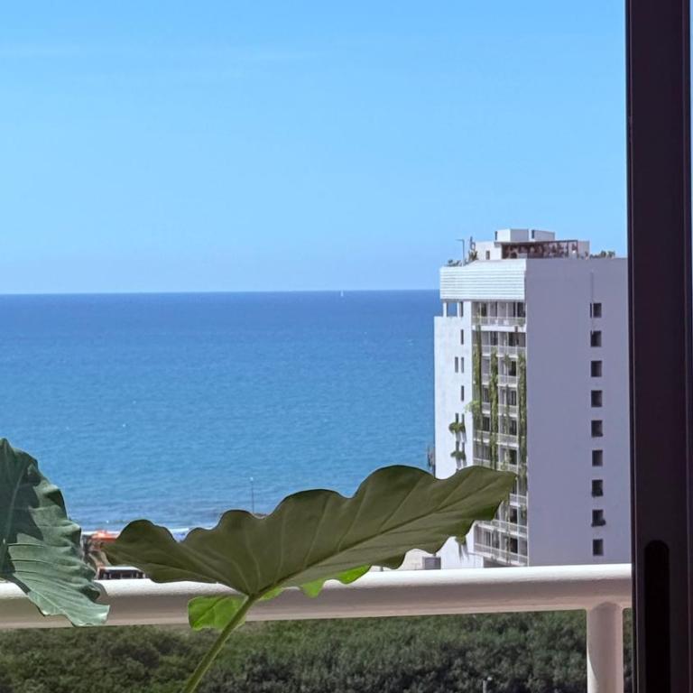 Vista Directa al Mar y a 10 Minutos del Centro Histórico de Cartagena - Three-Bedroom Apartment - 14