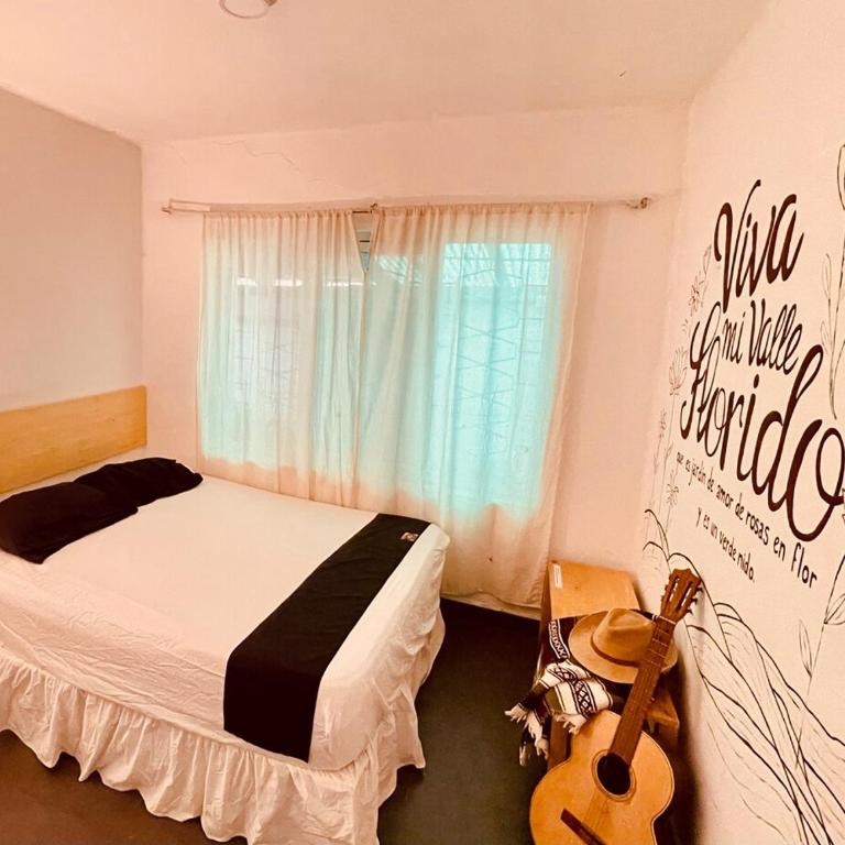 Casa céntrica con patio, piscina privada y 6 habitaciones - Six-Bedroom House - 6