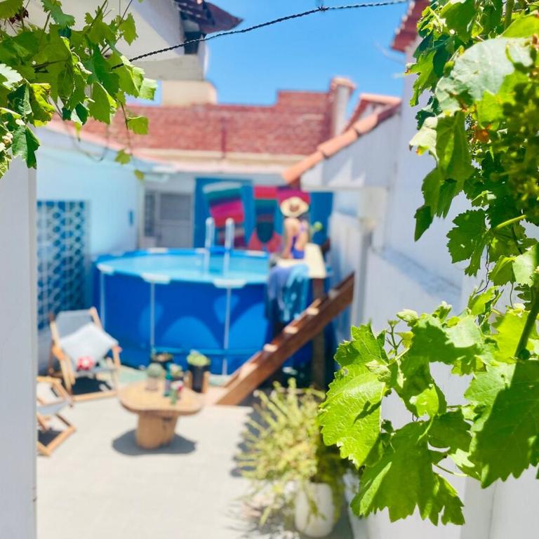 Casa céntrica con patio, piscina privada y 6 habitaciones - Six-Bedroom House - 4