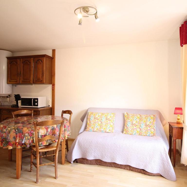 Appartement F2 au dernier étage avec balcon, wifi et parking - FR-1-415-187 - Apartment - 2