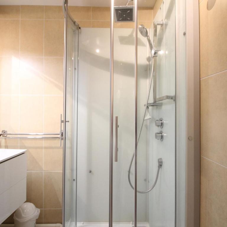 Appartement F3 avec WIFI, à 50m des Thermes, 6 couchages - FR-1-415-192 - Apartment - 6