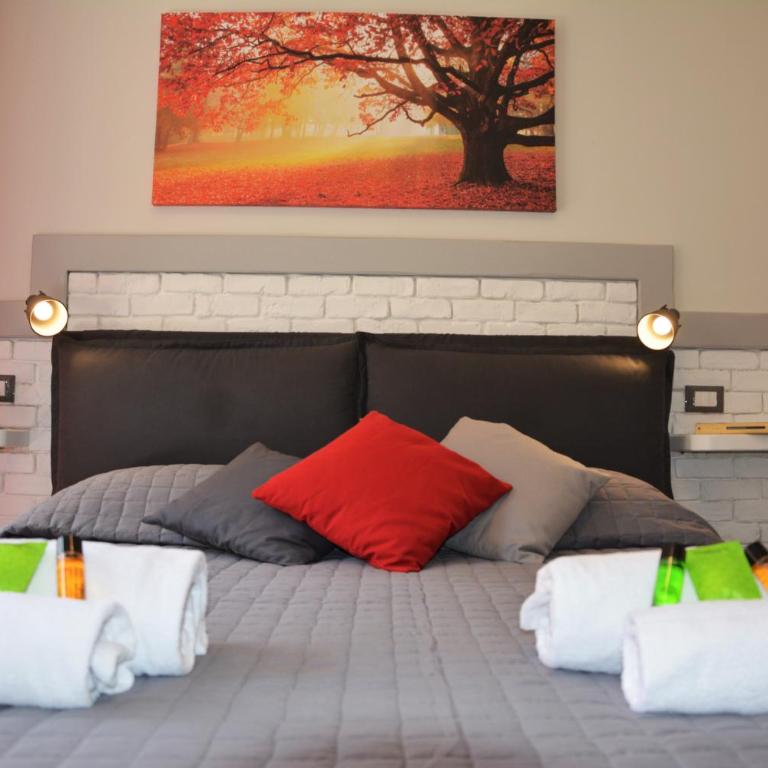 Duca di Villena - Deluxe Double Room with Balcony - 14