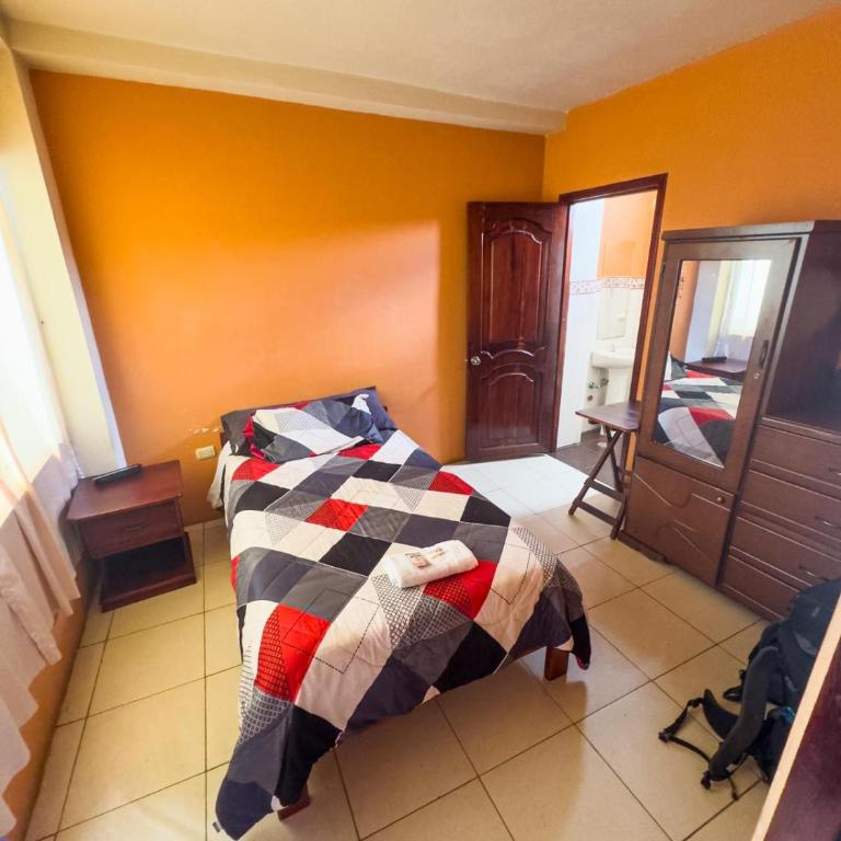 Centro Macas - Habitación Individual con baño privado - 1