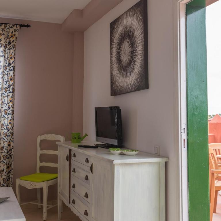 Oasis Royal - Apartment - 8